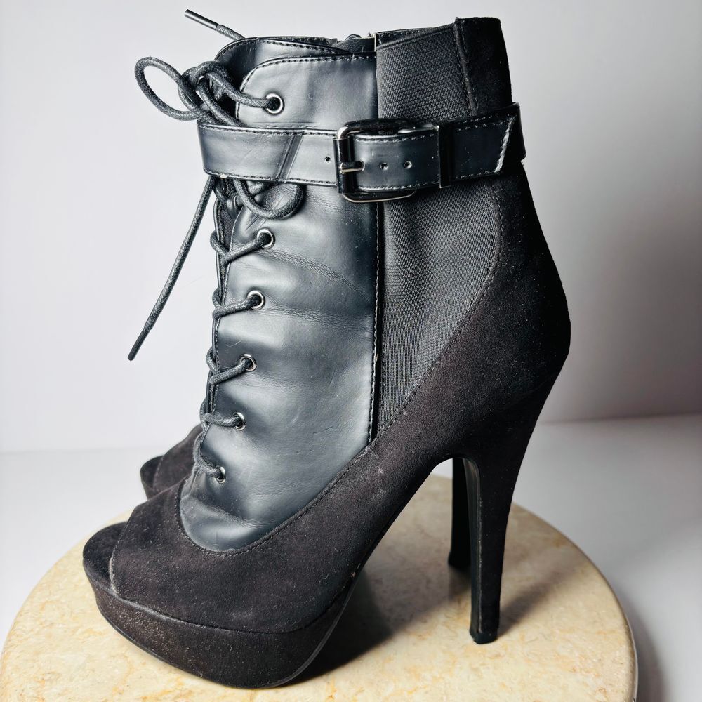 Womens Sz 8 JustFab Domika Platform Stilettos Faux Suede Patent Leather‎ Laced